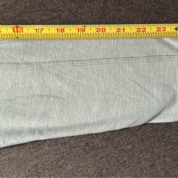 Lululemon 1/4 zip - Picture 3 of 9